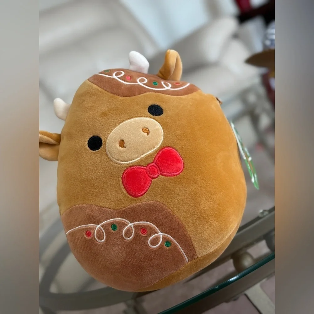 Squishmallows | Jericho | Brown Plush with Red Bow - Picture 4 of 7